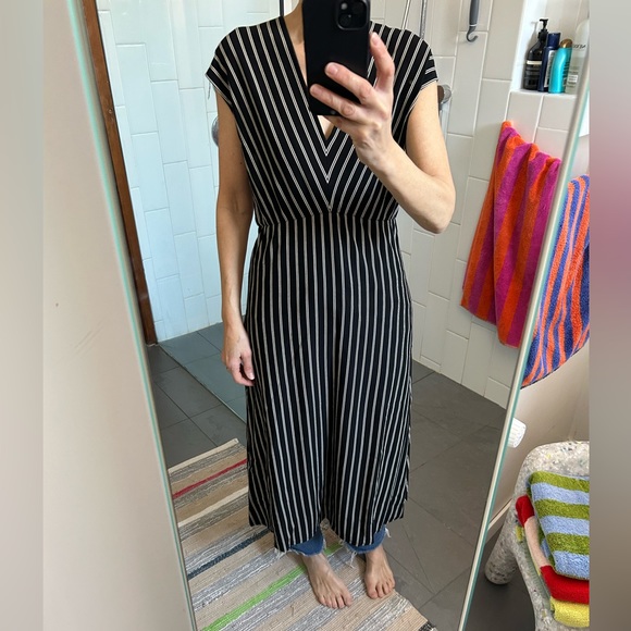Max Mara Vada Black Striped Jersey V-neck  Cap-sleeve Waisted Midi Dress - Picture 2 of 8